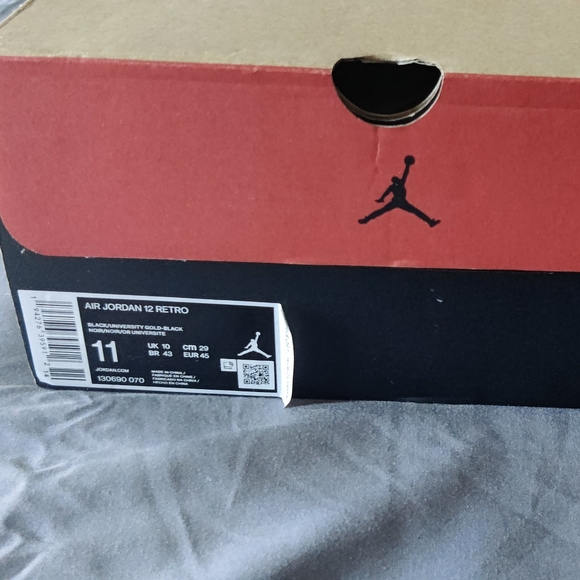 JORDAN 12 BLACK/GOLD UNIVERSITY SIZE 11 M - Picture 8 of 8